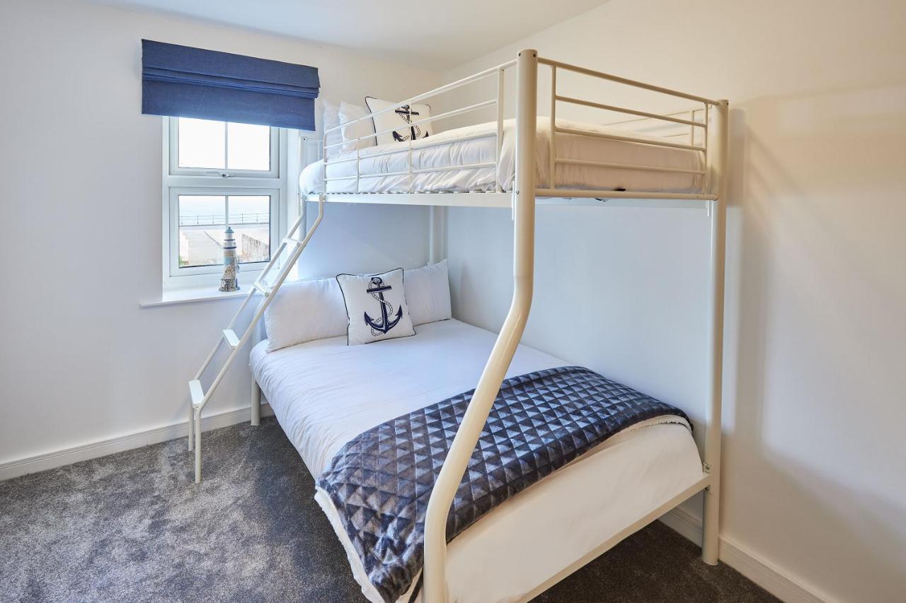 Host & - 6, Royal Sands Apartment Scarborough