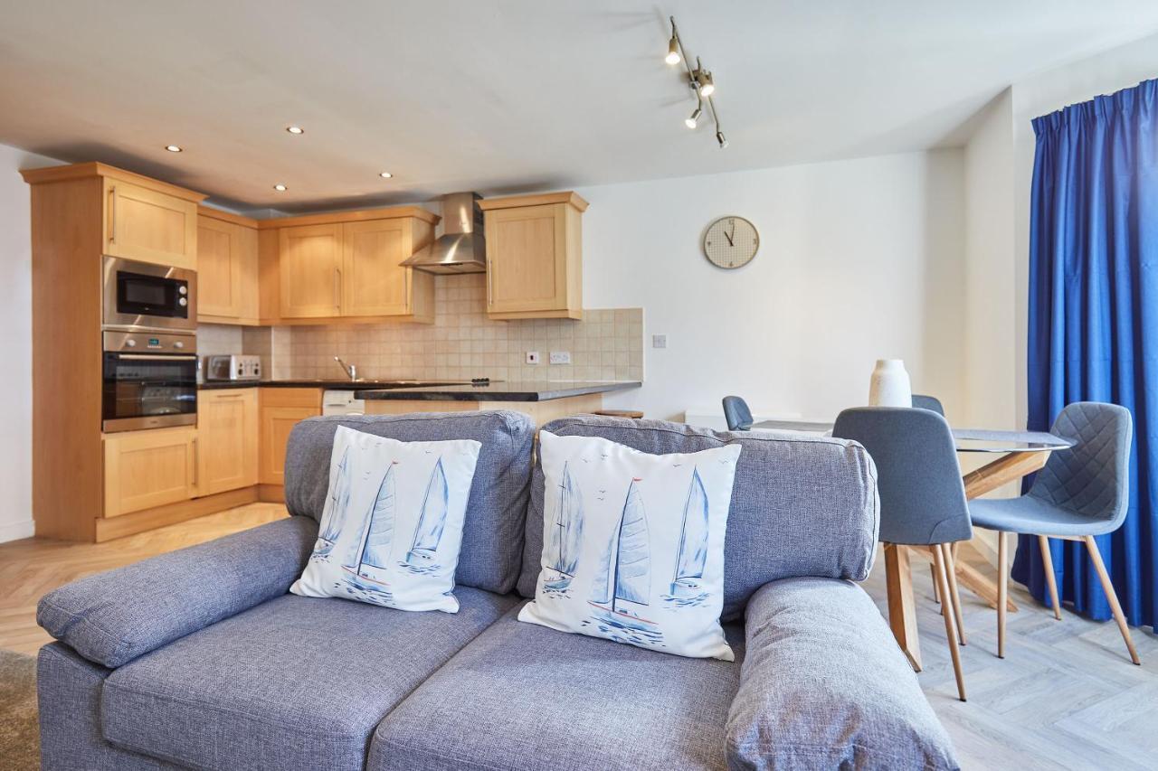 Apartment Host & - 6, Royal Sands *