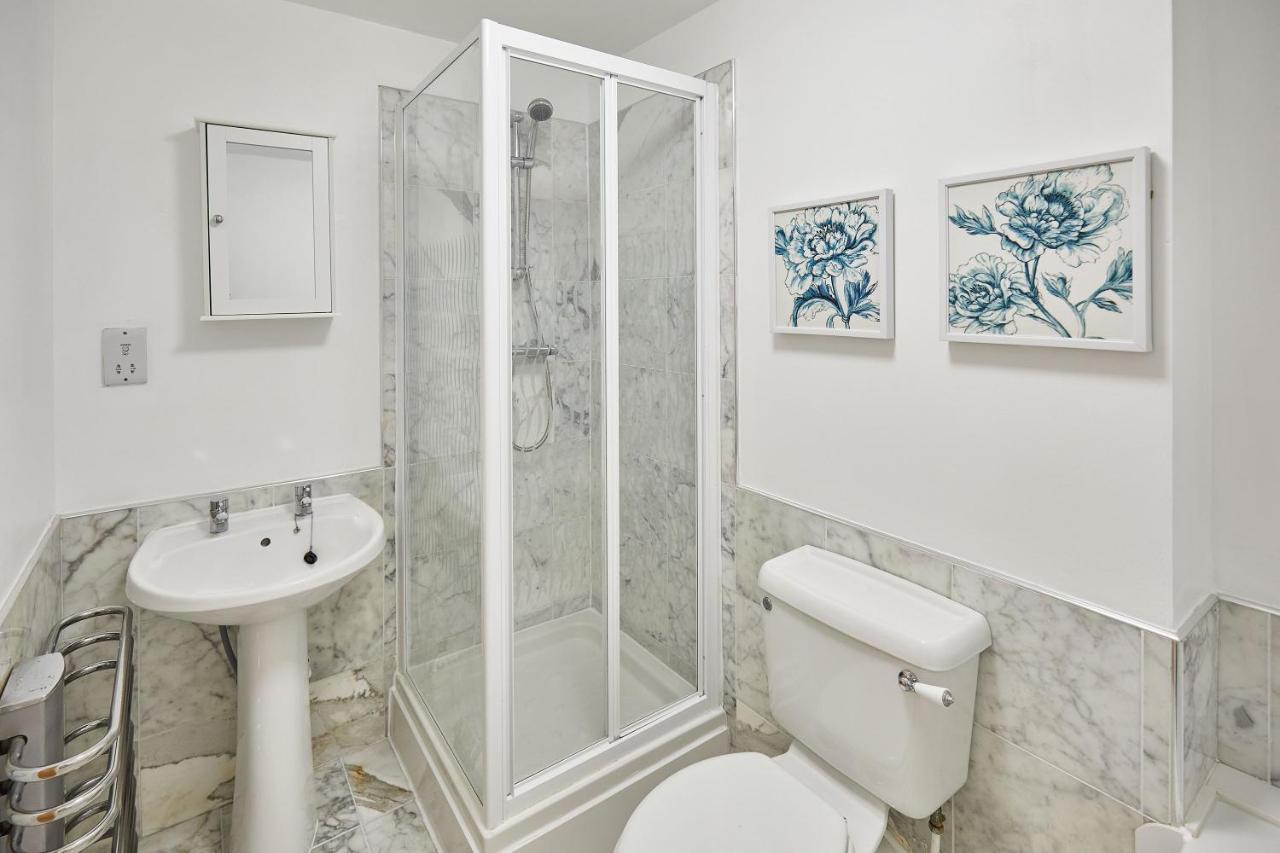 Host & - 6, Royal Sands * Scarborough