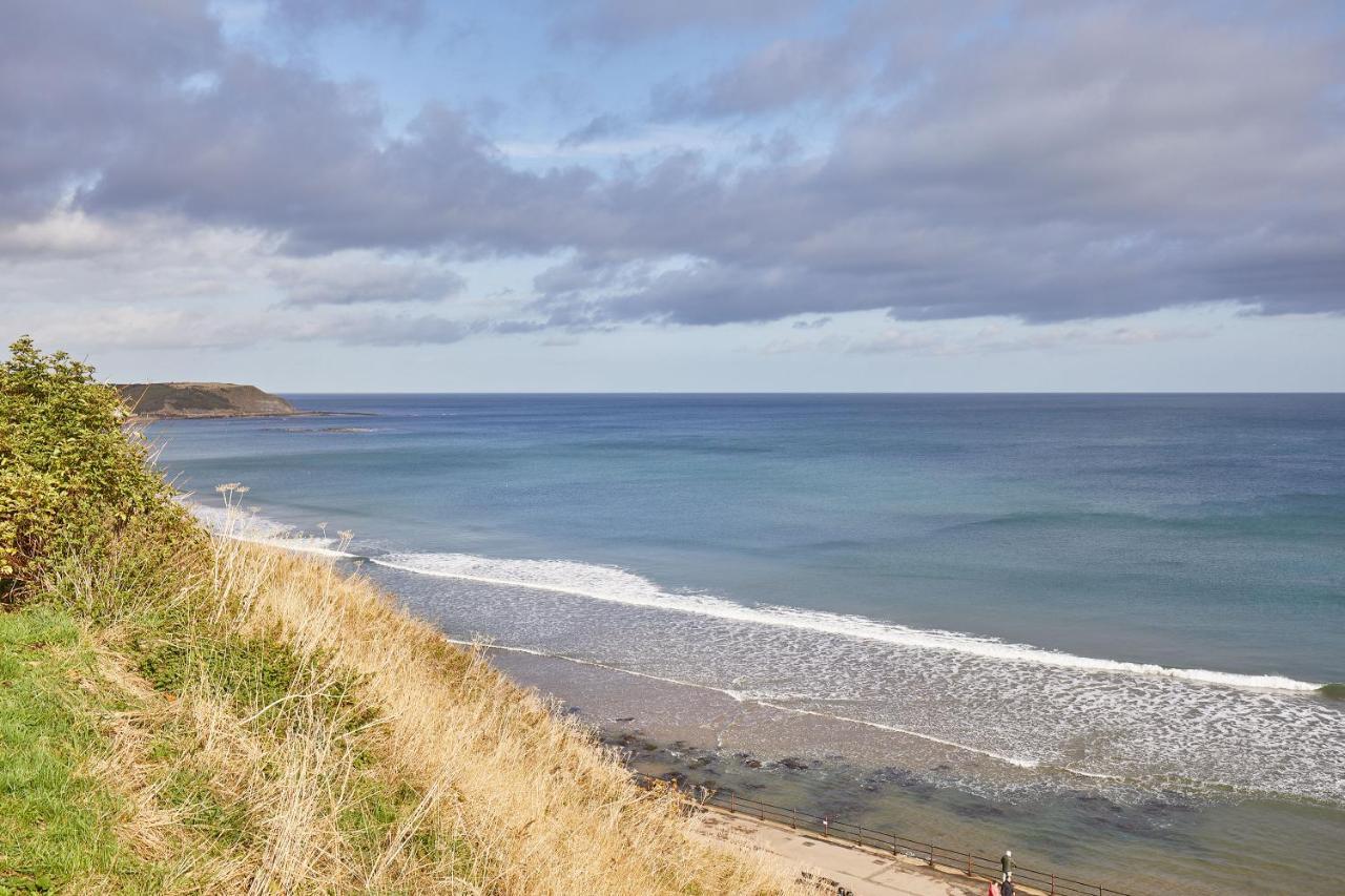 Host & - 6, Royal Sands *